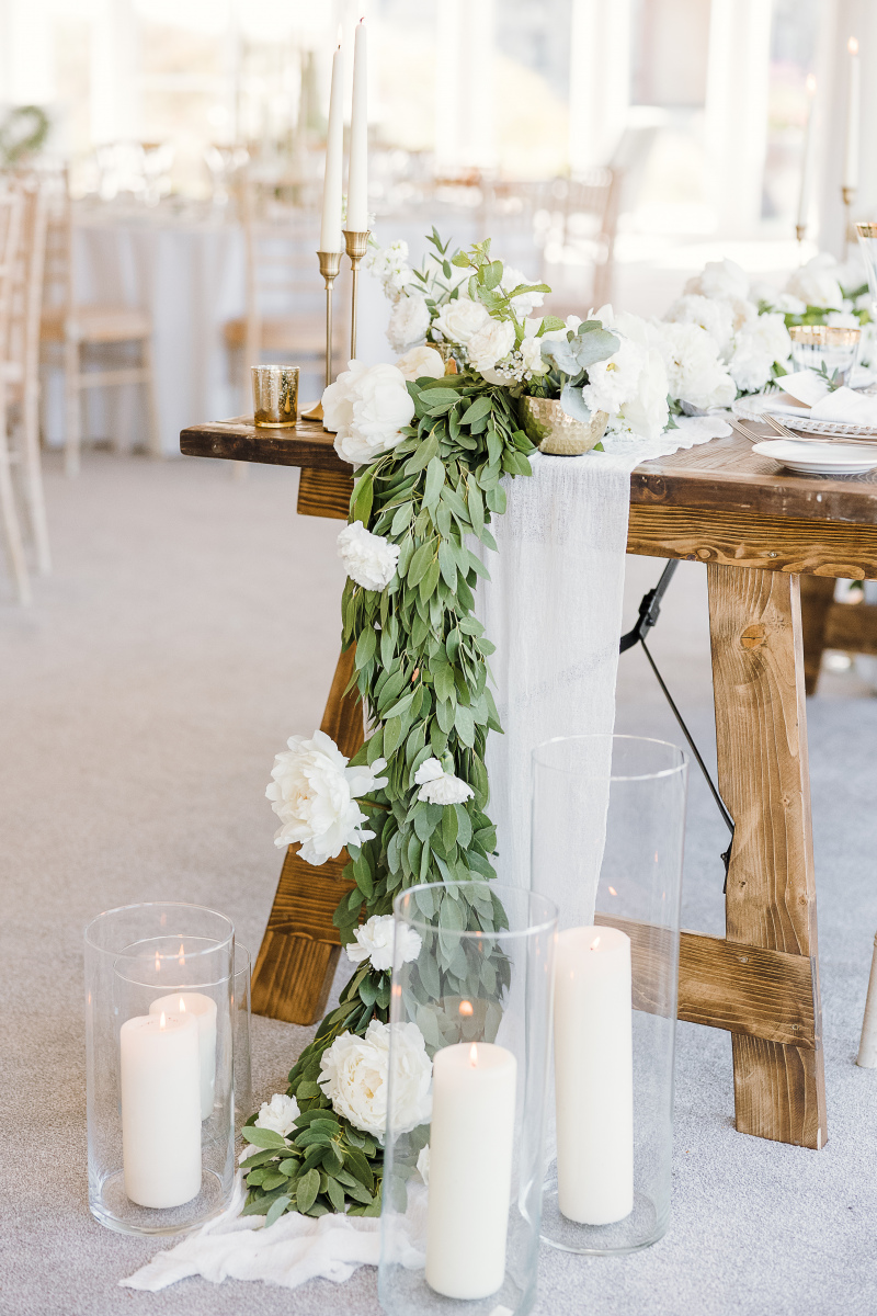 Make sure your table runners are the correct lengths! If you want a dramatic drape, we recommend ordering extra to create a romantic pooling effect.