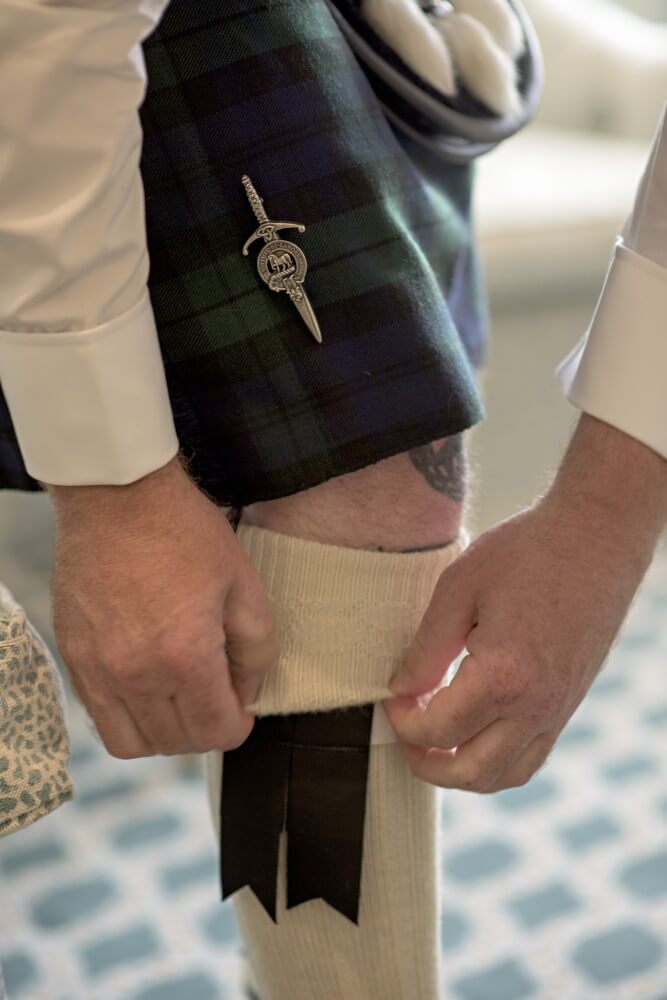 Kilt at knee