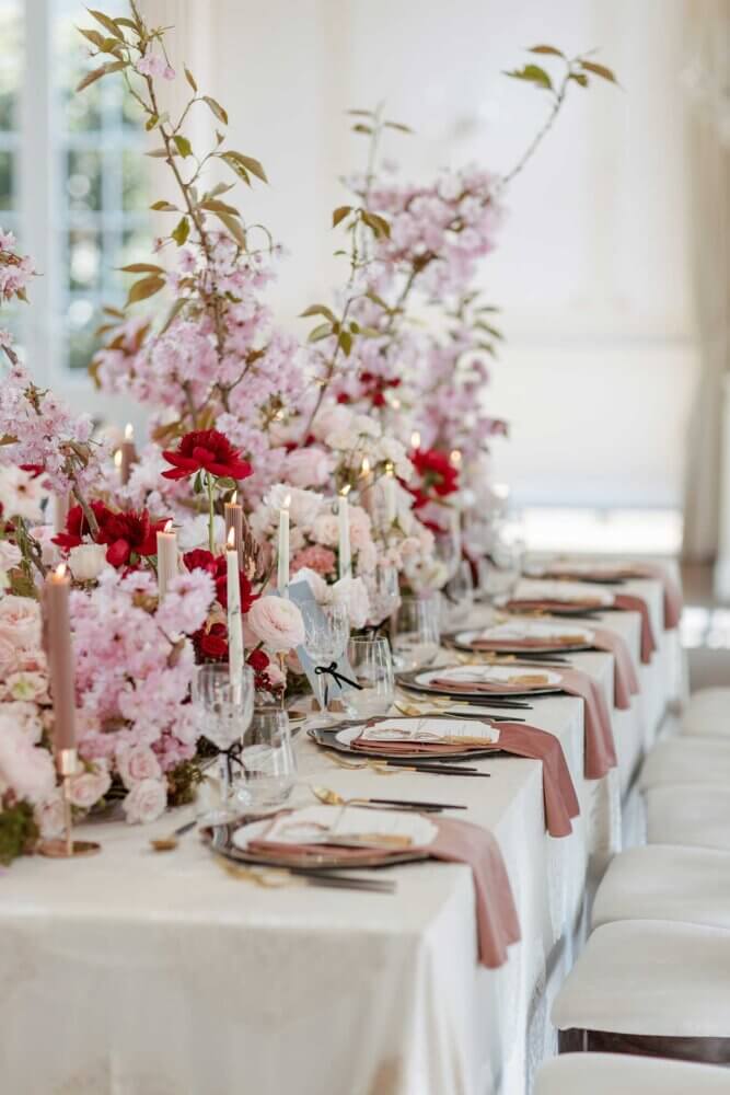 Elegant table at a wedding