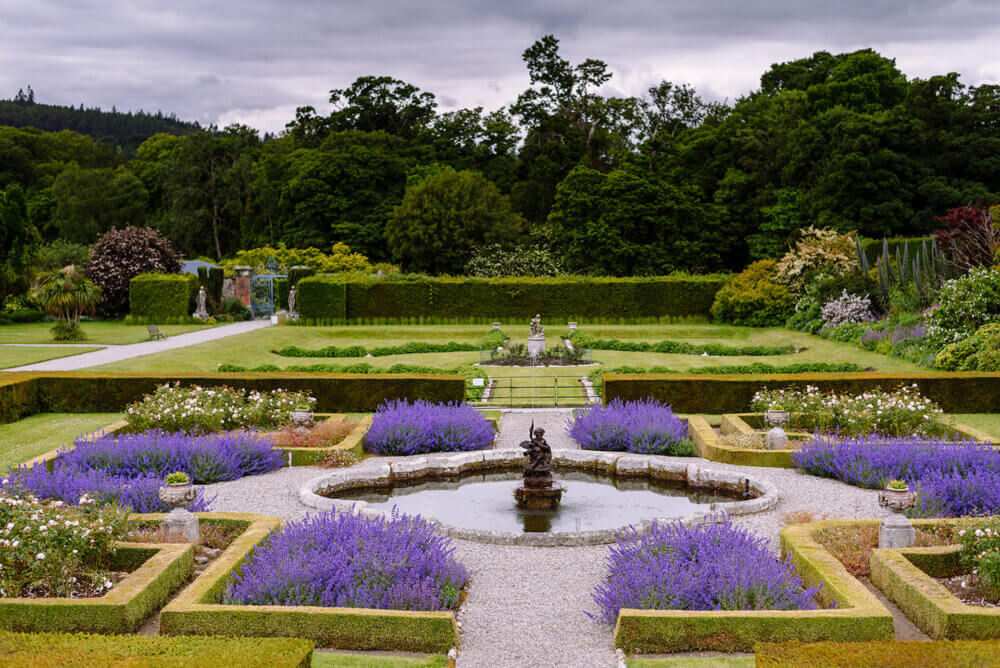 Colourful wedding at Killruddery House, Ireland
